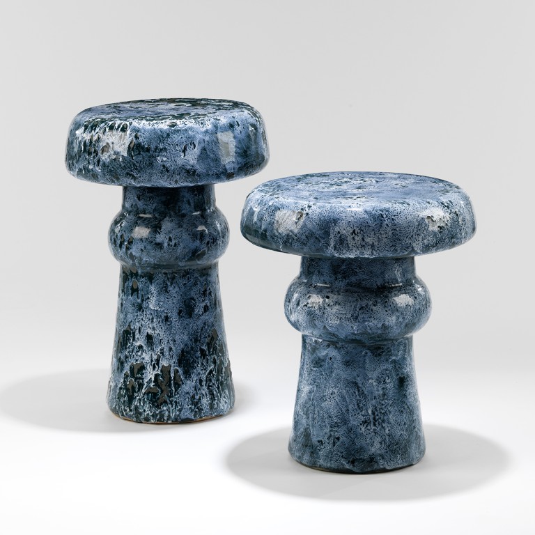 Pedestal tables